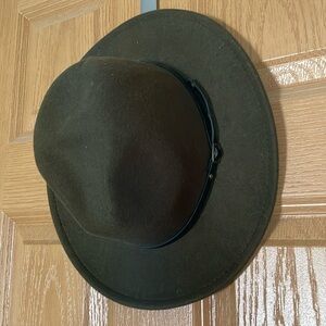 Lisianthus wide brim army green hat, cotton/polyester, worn once